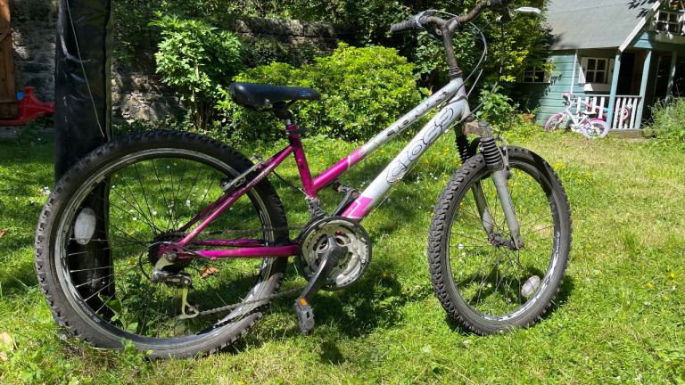 Girls Mountain Bike – Pink/White, Good Condition