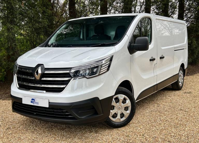 2022 RENAULT TRAFIC Business+ LL30 L2 LWB 2.0dCi Blue Eu6 130PS 1 Owner FSH