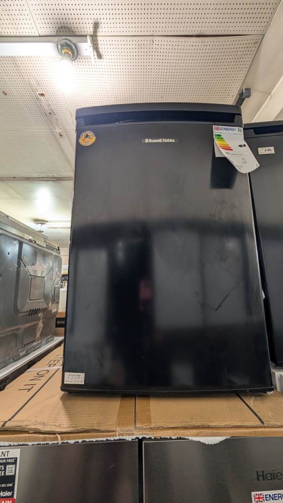 RUSSELL HOBBS BLACK UNDERCOUNTER LARDER FRIDGE- LARGE CAPACITY 127L -REVERSIBLE DOOR-GRADED-WOW