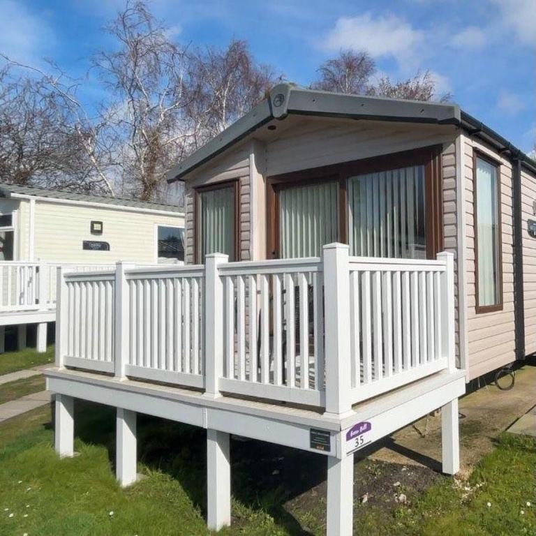 SITED STATIC CARAVAN FOR SALE BY THE COAST