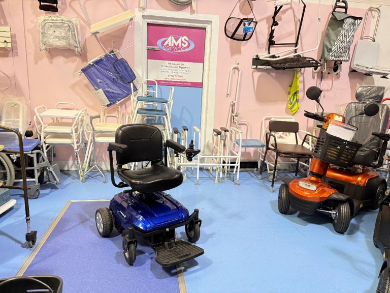 Mobility Plus 4mph Quick Split Indoor Power Chair / Electric Wheelchair