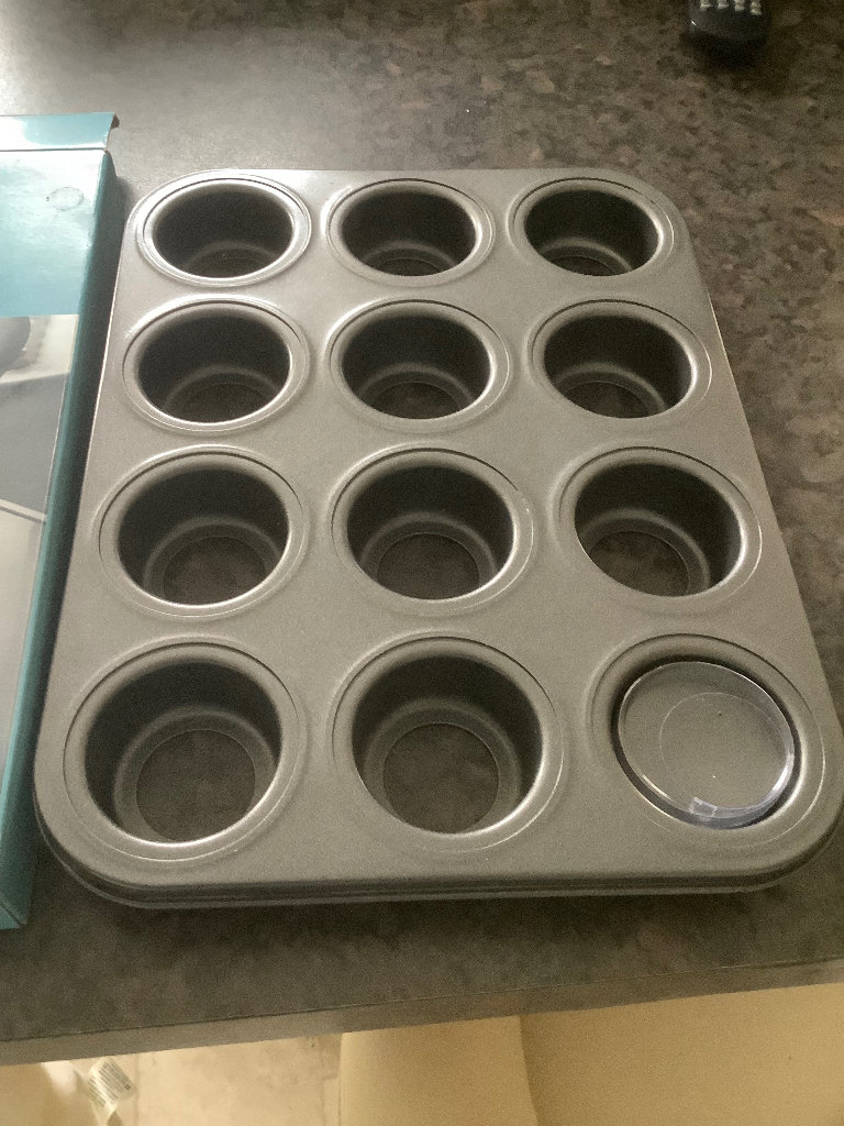 Lakeland 12 cup Mini Sandwich Tin