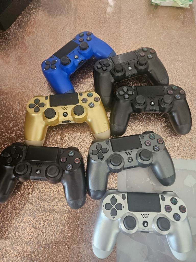 Ps4 controllers £20 Sony original
