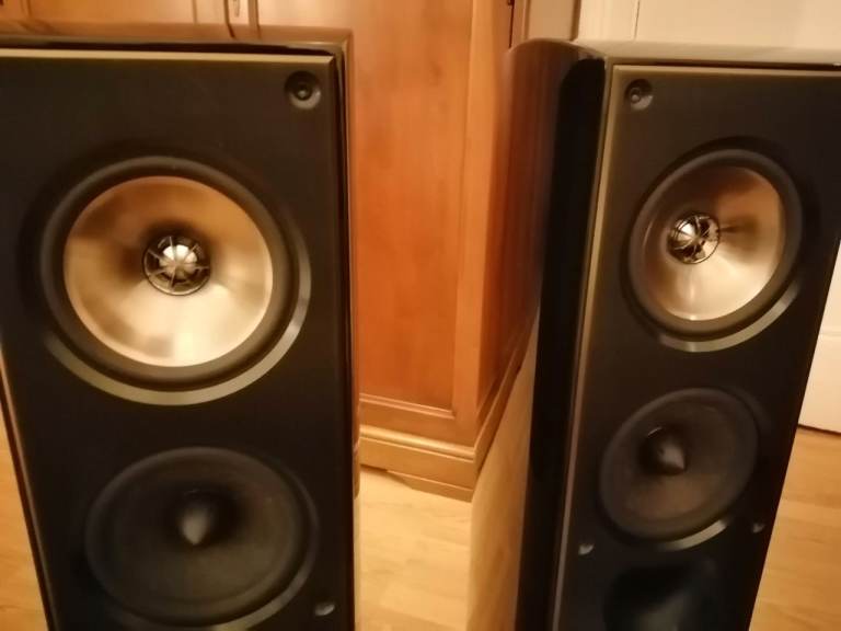 KEF XQ30 speakers. Piano Black, Immaculate, rare, cost £1500