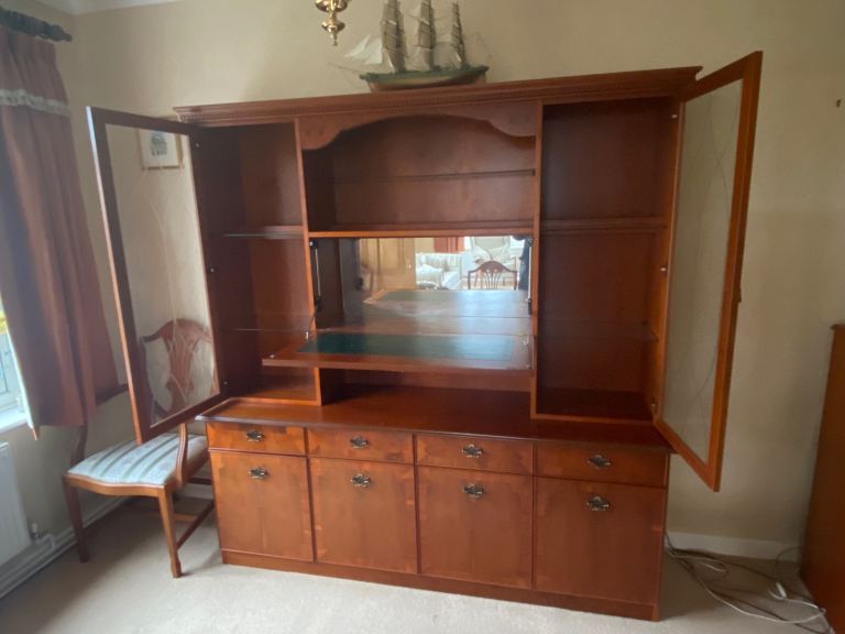 Display cabinet/sideboard