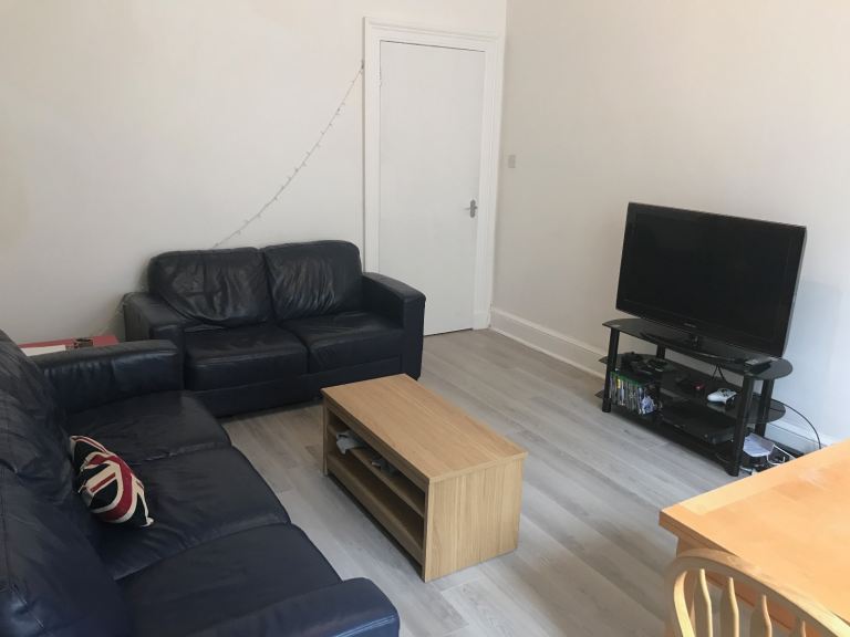 Spacious 3 Bedroom Flat to Rent – Dalry