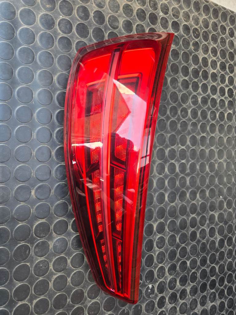 Audi Q3 light left side 2018