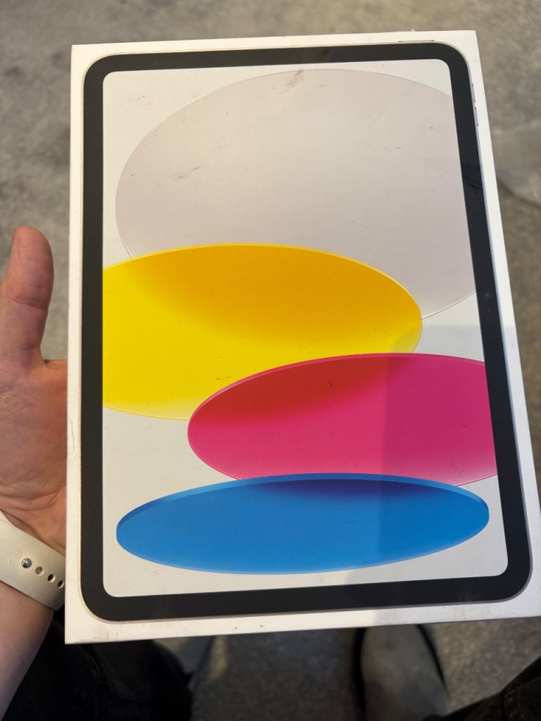 Apple iPad (A16) Wi-Fi 128GB Silver – Brand New, Boxed