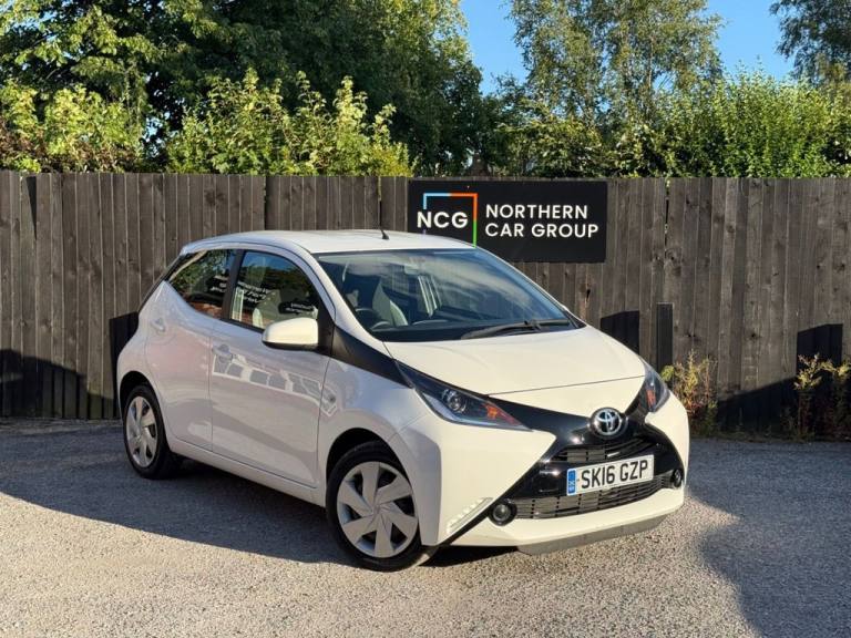 2016 Toyota AYGO 1.0 VVT-i x-play Hatchback 5dr Petrol Manual Euro 6 (68 ps) Hatchback Petrol Manual
