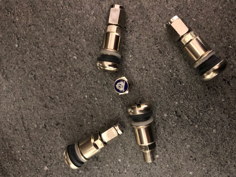 Alloy Wheel bolt in valve’s 