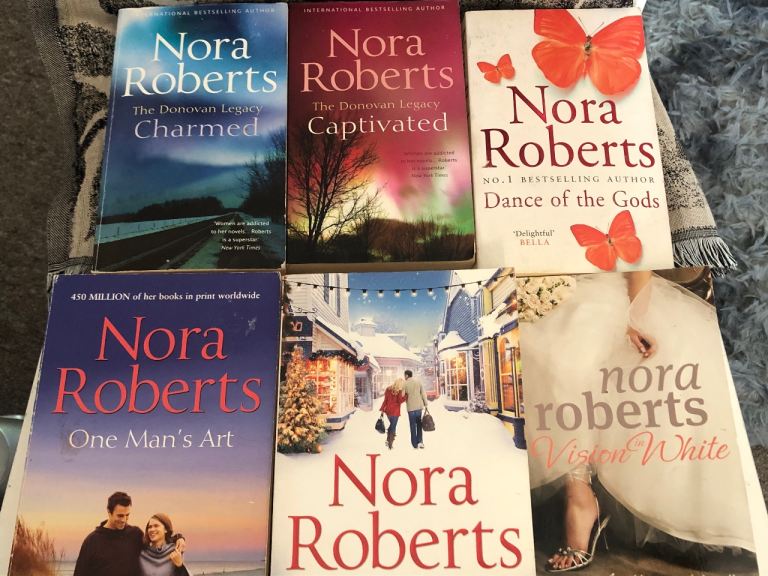 Nora Roberts Book Bundle x 6 ~ 7 Novels including Considering Kate,Taming Natasha 
