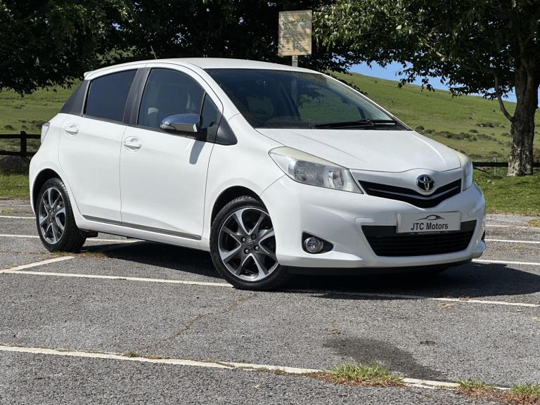 TOYOTA YARIS 1.33 VVT-i Trend 5dr Man, petrol, white + nice example 2013