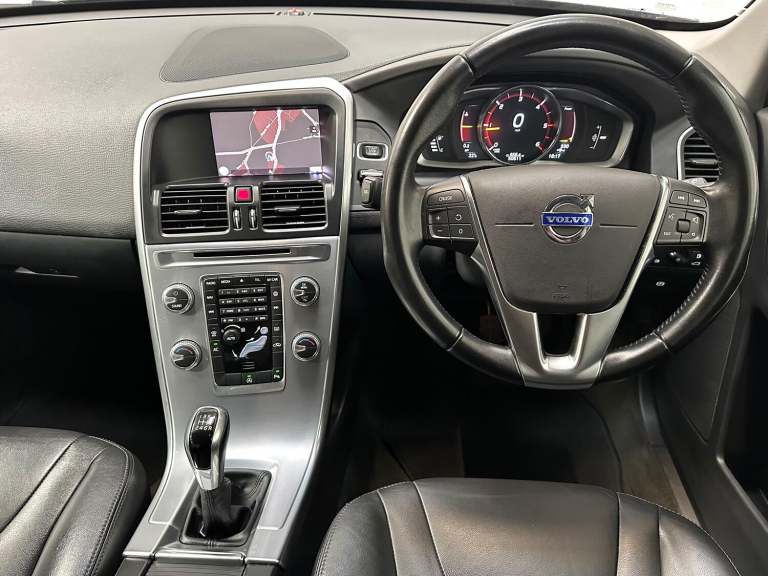 VOLVO XC60 2.0 SE Lux Nav D4 2017