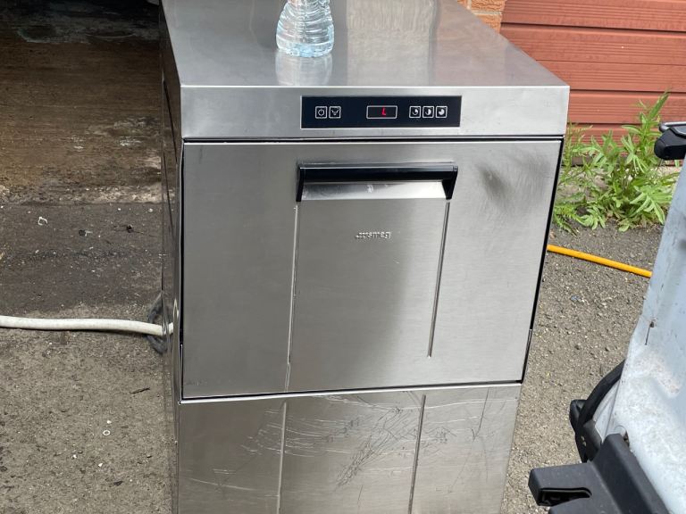 Commercial dishwasher 
