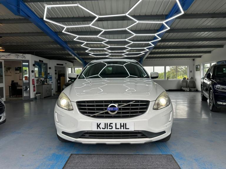 VOLVO XC60 2.4 SE Lux Nav D5 AWD 2015