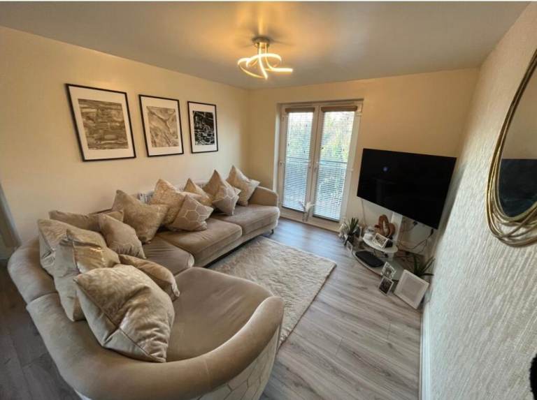 Modern 2-Bedroom Apartment with En-Suite & Parking – Monastery Drive, Erdington