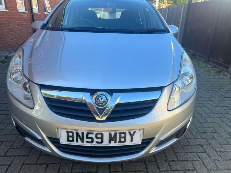 VAUXHALL CORSA 2010 FULLY AUTOMATIC 1.4 PETROL, LOW MILEAGE, HPI CLEAR, GOOD CONDITION, LADY OWENR