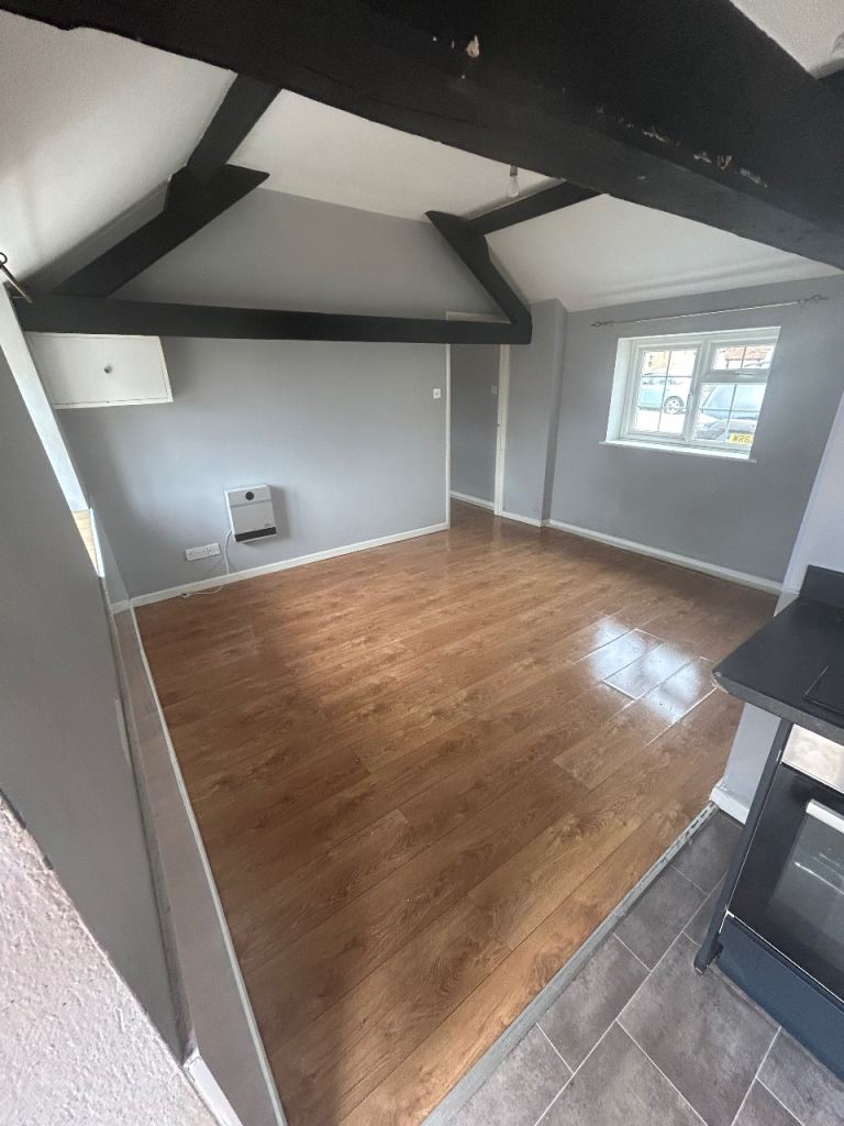 One bedroom cottage with garden 