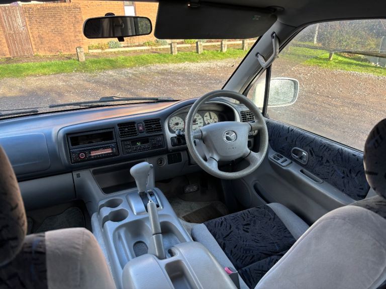 Mazda bongo 2002 aero model petrol/lpg side conversion campervan