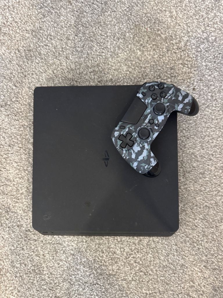 Sony PlayStation 4 Slim with Controller