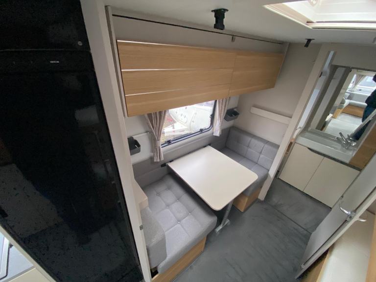 ADRIA ADORA SAVA - 2021 - FIXED SINGLE BEDS - 4 BERTH - PRISTINE ONE OWNER 
