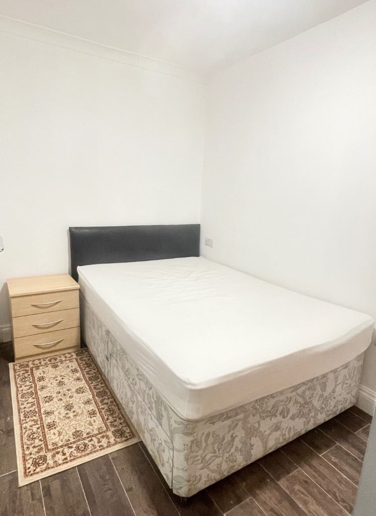 1 bedroom flat in Twickenham for £1650