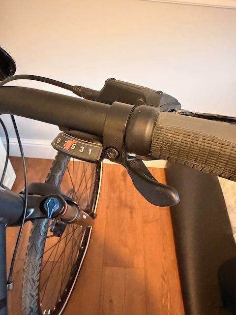 AS NEW-Carrera Crossfire 3 Mens Hybrid Bike (2x9 Shimano Altus) Dark Grey Medium Frame