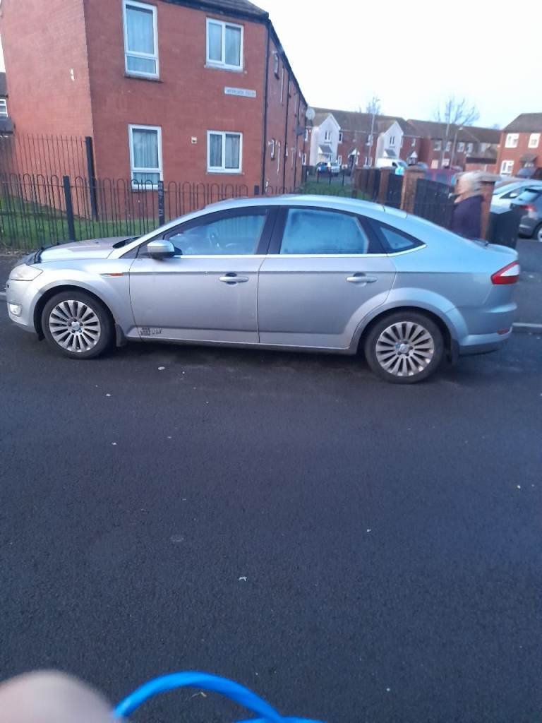 Ford mondeo, automatic, mot. May 26, 2l deisel.  