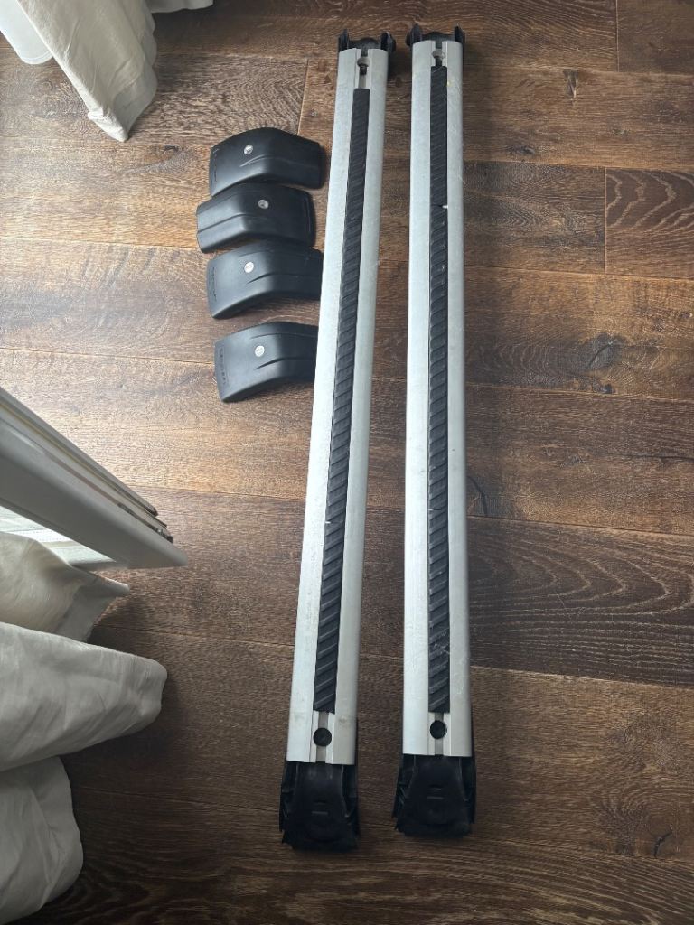 Genuine Land Rover discovery sport cross bars 