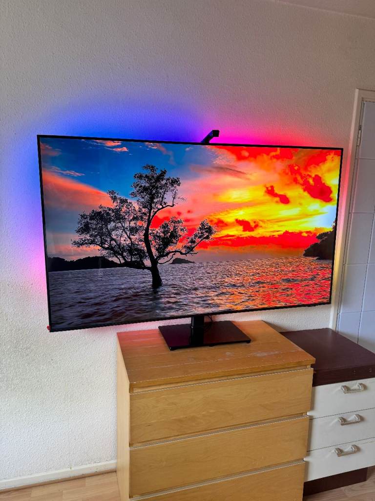 Samsung 65” 4K Ultra HD Smart TV (UE65CU8070UXXU) – Excellent Condition