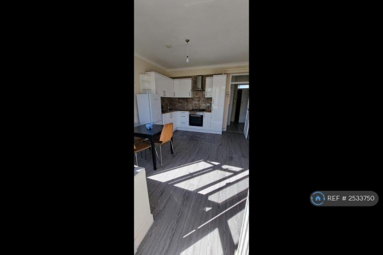 2 bedroom flat in Kilburn Vale, London, NW6 (2 bed) (#2533750)