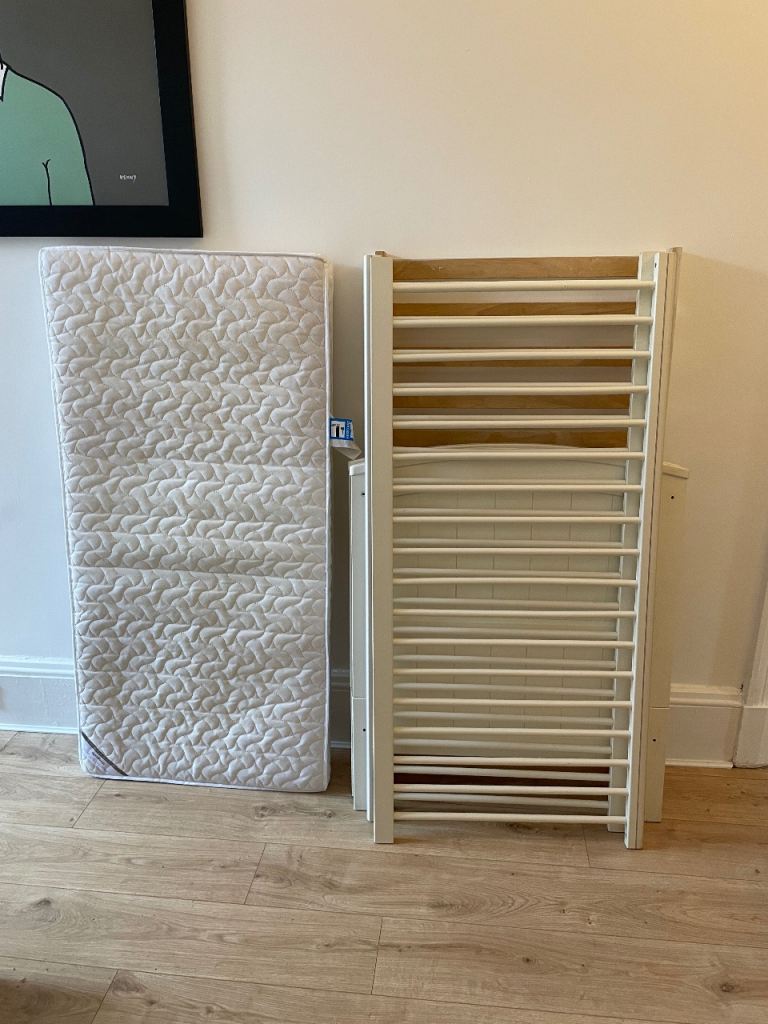 mammas and papas cot/ bed
