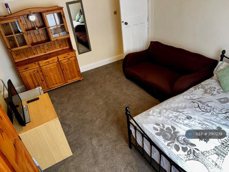 1 bedroom in Edgware, Edgware, HA8 (#2917279)