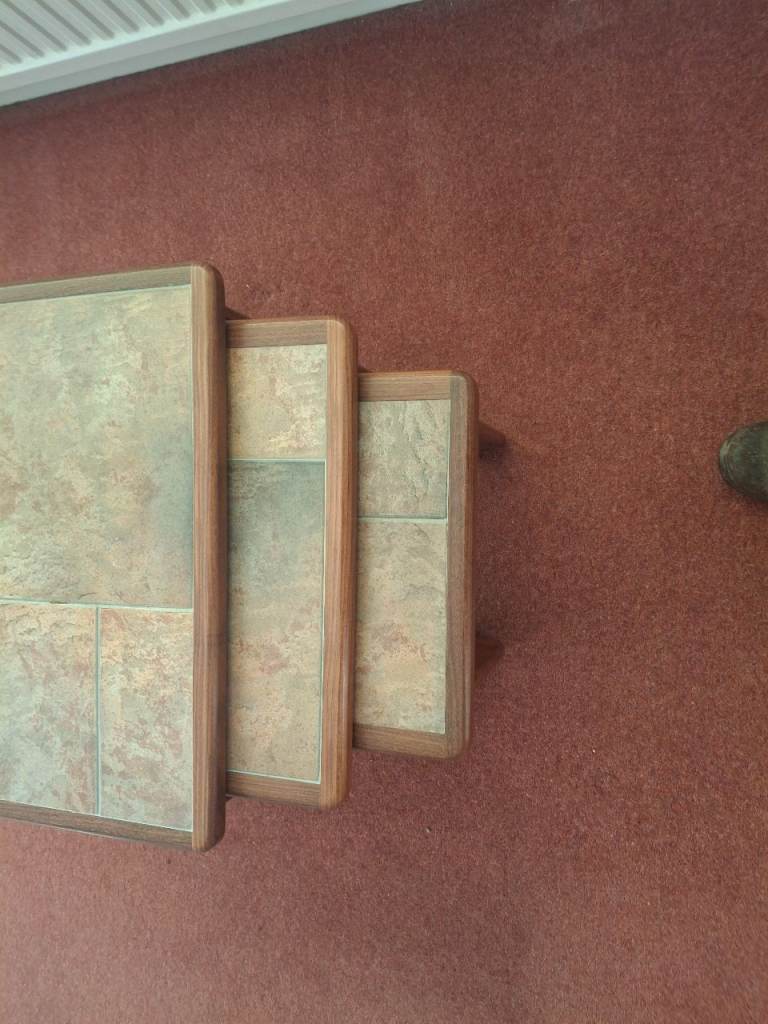 Nest of tiled tables