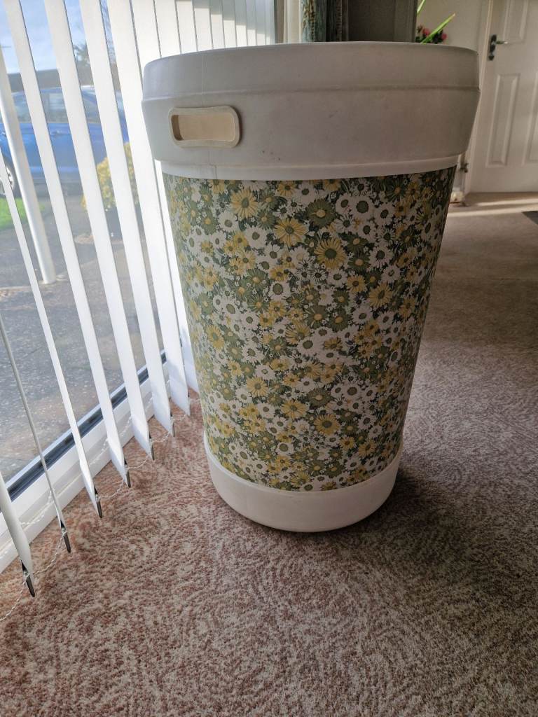 Plysu laundry basket 1970's retro