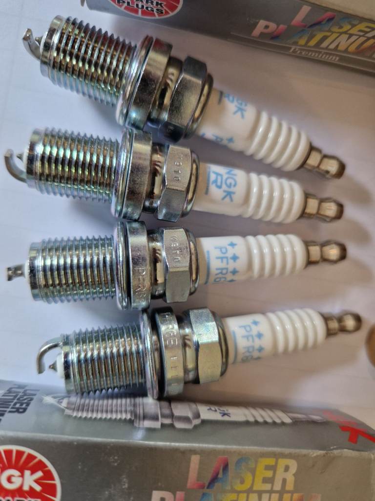 4x NGK PFR6B (3500)