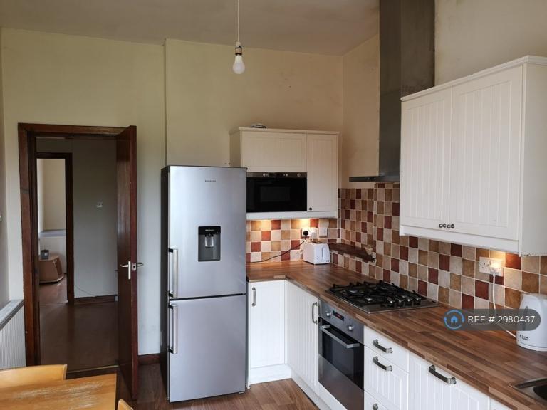 2 bedroom flat in Regent Moray Street, Glasgow, G3 (2 bed) (#2980437)