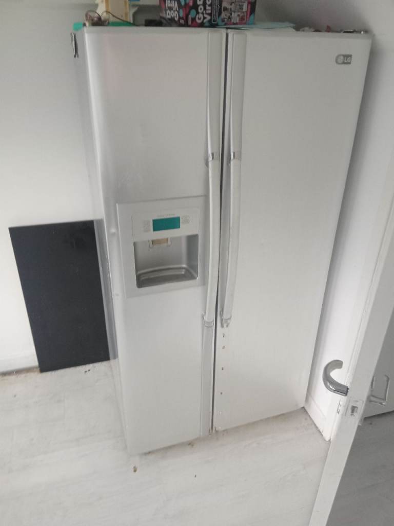 Grey LG American Style Fridge Freezer with Water Dispenser
