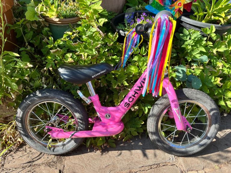 Schwinn child pink balance bike