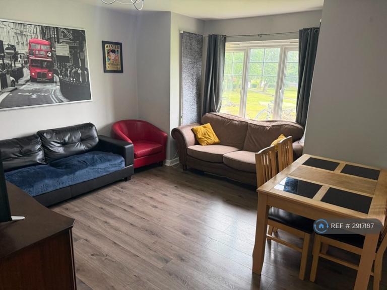 2 bedroom flat in Rathbone Court, Coventry, CV6 (2 bed) (#2917187)