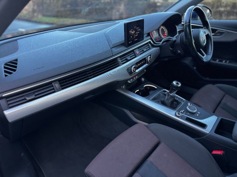 Audi, A4, Saloon, 2016, Manual, 1968 (cc), 4 doors