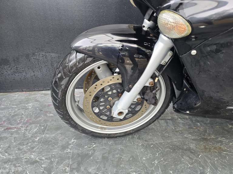 TRIUMPH SPRINT ST 955 PROJECT BIKE 