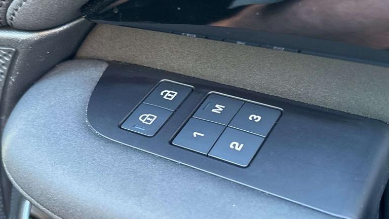 2023 Land Rover Discovery 3.0 D300 SE Commercial Auto Other Diesel Automatic