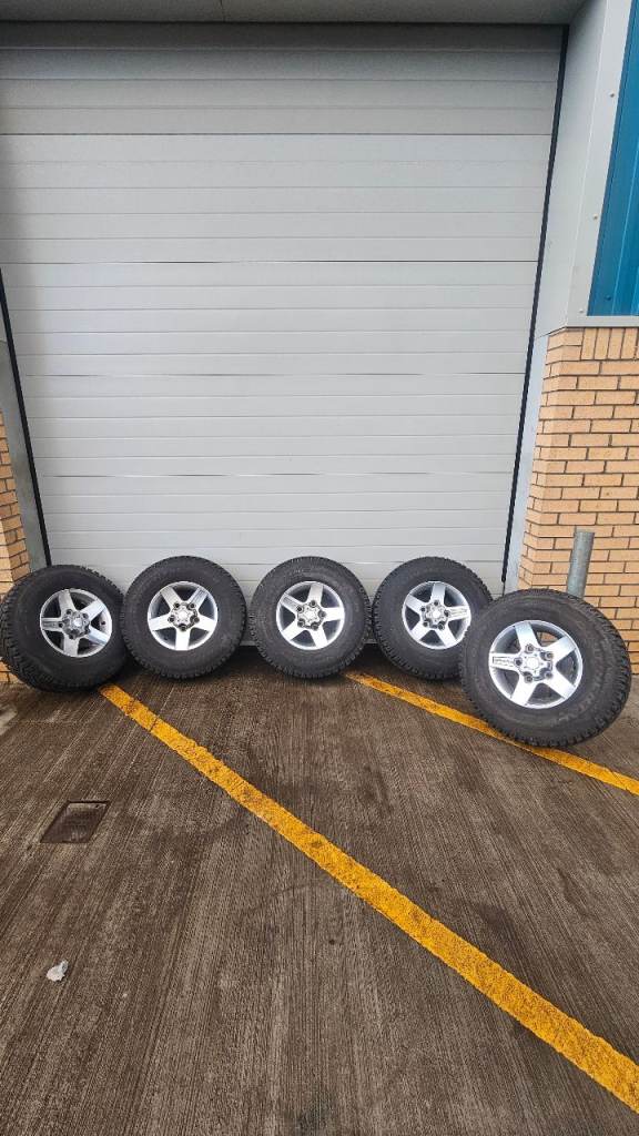 Genuine Land Rover Defender SVX 16" x 5 Alloy Wheels with Tyres