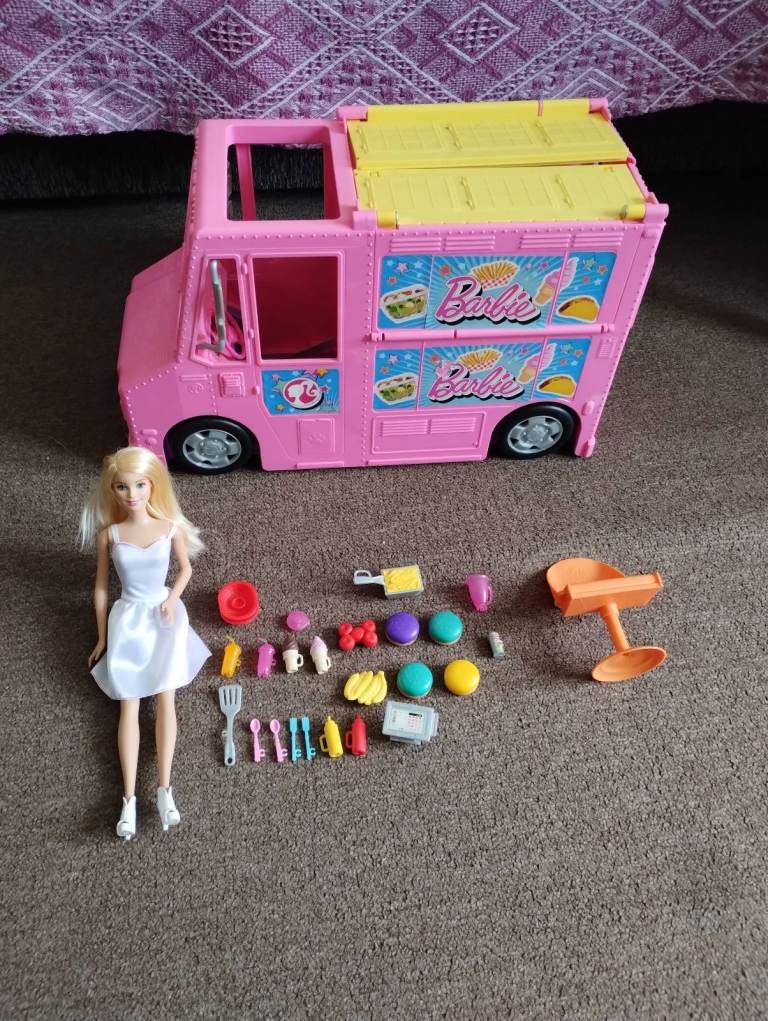 Barbie Vehicle Restaurant Hamburger/ Burger Van with Doll and Accessories in good condition