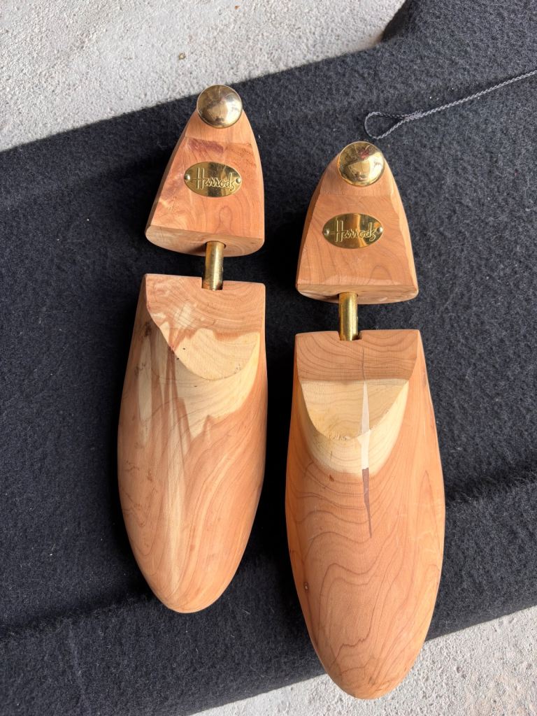 Harrods Adjustable Cedar Shoe Tree Large by Dunkelman London