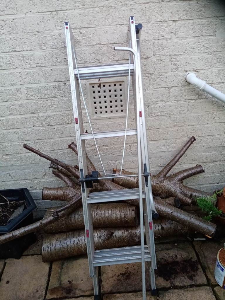 Metal  loft ladder +bar 