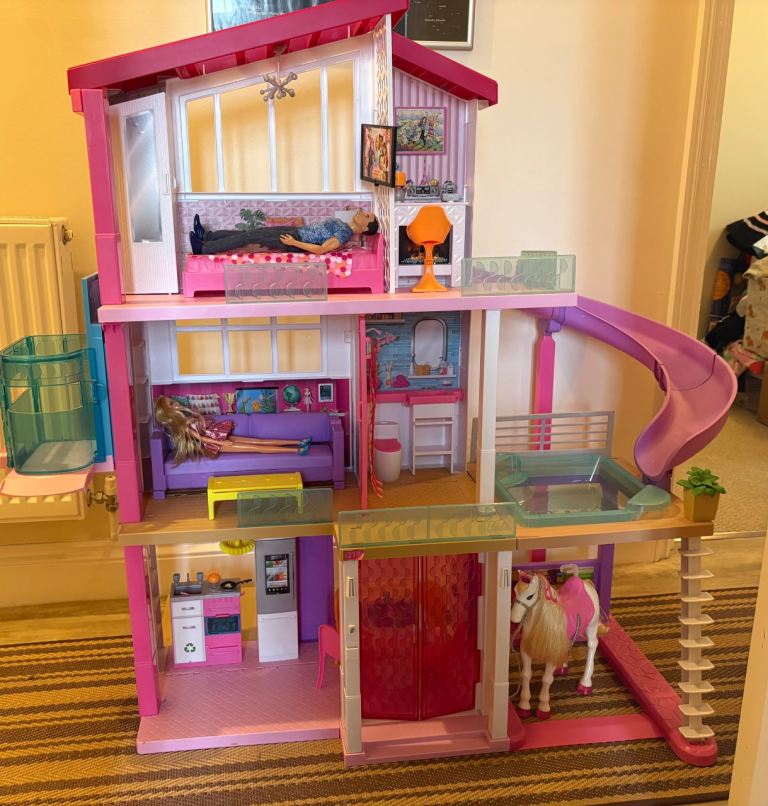 Barbie Dream House - excellent condition