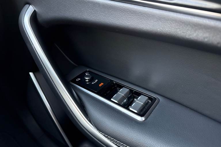 2023 Jaguar F-Pace 2.0 D200 MHEV R-Dynamic Black Auto AWD Euro 6 (s/s) 5dr SUV DIESEL Automatic