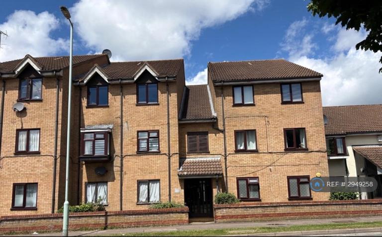 1 bedroom flat in Studio Way, Borehamwood, WD6 (1 bed) (#2949258)